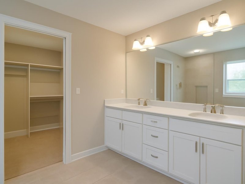 Suite widened into the closet