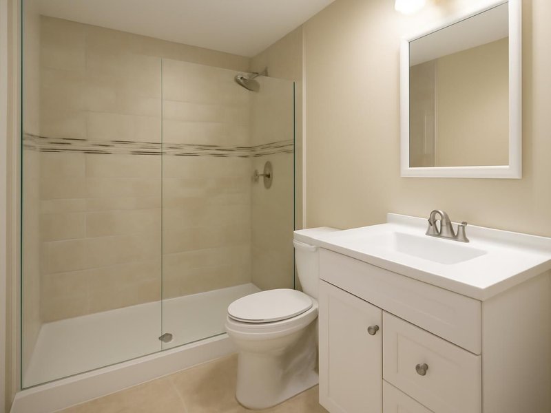 AI concept: Panel shower, hall bath